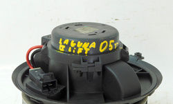RENAULT LAGUNA II LIFT  05 1.9DCI WENTYLATOR DMUCHAWA NAWIEWU 52488121
