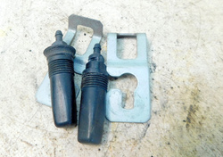 MITSUBISHI CANTER 3.3 TD 95r SPRYSKIWACZE SZYBY