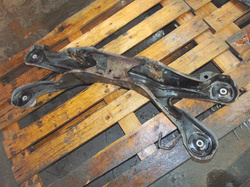 SAAB 9-5 95 I 3.0TID 01r BELKA TYŁ ZAWIESZENIA