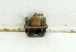 RENAULT KOLEOS I 2.0D 09r ZACISK HAMULCOWY LEWY TYŁ