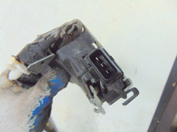 AUDI A6 C4 2.0 95r ZAMEK PRAWY PRZÓD