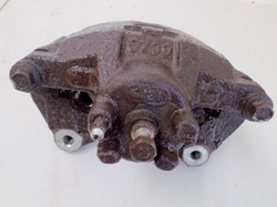 DODGE CALIBER 2.0CRD 07r ZACISK LEWY PRZEDNI