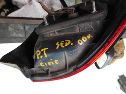 HONDA CIVIC VI 1.5 00r SED LAMPA PRAWY TYŁ