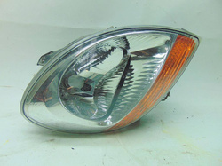 RENAULT KANGOO 1.5DCI 05r LAMPA PRZÓD PRAWY LIFT