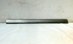 MERCEDES W210 LIFT SEDAN 2.2 CDI 01r LISTWA DRZWI LEWY PRZÓD A2106908962