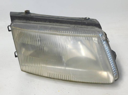VW PASSAT B5 99r KOMBI LAMPA PRAWY PRZÓD