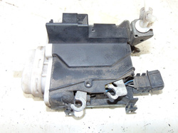 AUDI A6 C4 2.0 95r ZAMEK PRAWY PRZÓD