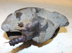 RENAULT MEGANE II 1.5 DCI 04r ZACISK LEWY PRZÓD