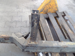 VOLVO FL 220 2005r BELKA POD ZDERZAK