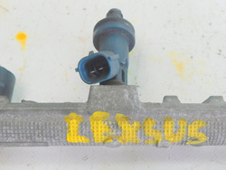 LEXUS RX 300 2001r 97-03 4x4 LISTWA WTRYSKOWA WTRYSKIWACZE 