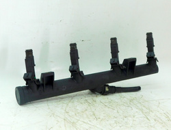 CITROEN XSARA PICASSO 1.8 01r LISTWA WTRYSKOWA WTRYSKIWACZE 9628084680