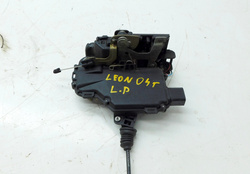 SEAT LEON I TOLEDO II 1.6 B 01r ZAMEK DRZWI LEWY PRZÓD 8 PIN