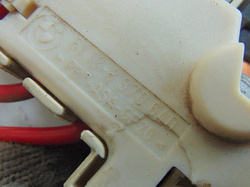 BMW E39 520 96r SKRZYNKA BEZPIECZNIKÓW 61138370640