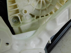 DISCOVERY III L319 04r PODNOŚNIK SZYBY TYŁ LEWY