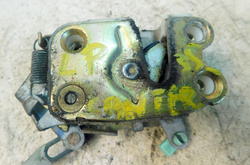 MITSUBISHI CANTER 3.3 TD 95r ZAMEK DRZWI LEWY PRZÓD