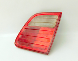 MERCEDES W210 LIFT SEDAN 2.2 CDI 01r LAMPA Z KLAPY PRAWY TYŁ A2109202464