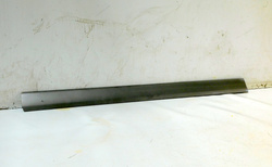 MERCEDES W210 LIFT SEDAN 2.2 CDI 01r LISTWA DRZWI LEWY PRZÓD A2106908962