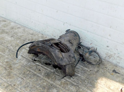 MERCEDES ECONIC 957.661 03r ZACISK HAMULCOWY PRAWY PRZÓD 