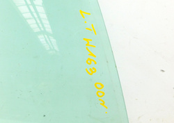 MERCEDES ML W163 2.7 CDI 00r SZYBA DRZWI LEWY TYŁ TRÓJKĄT  