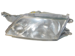 MAZDA PREMACY I LIFT 2.0DITD 02r LAMPA PRZÓD LEWY