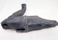 PEUGEOT 207 1.4b 5D 06r RURA WLOT ŁAPACZ REZONATOR POWIETRZA 