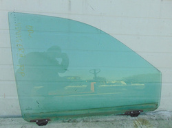 CHRYSLER VOYAGER III 2.5 95-01r SZYBA PRAWA PRZÓD