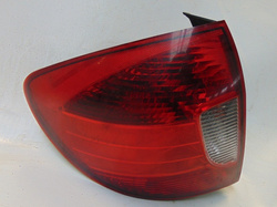 KIA RIO I 1.3 04R LAMPA LEWY TYŁ 