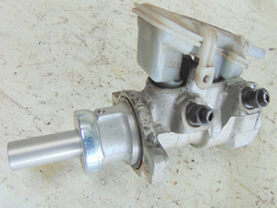 FOCUS Mk1 2.0 USA 06R POMPA HAMULCOWA ZBIORNICZEK