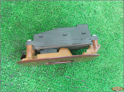 NISSAN MAXIMA QX 98r - PRZEŁĄCZNIK SZYBY PRAWY TYŁ