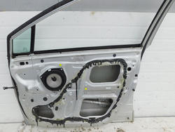 TOYOTA COROLLA VERSO E120 2.0D 2005r DRZWI PRAWY PRZÓD LAKIER 1C0