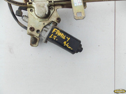 SSANGYONG FAMILY 2.5D 1994r  PODNOSNIK  LEWY TYL