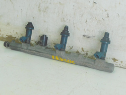 LEXUS RX 300 2001r 97-03 4x4 LISTWA WTRYSKOWA WTRYSKIWACZE 