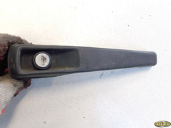 MERCEDES 309 KACZKA 2.4D 84r - KLAMKA DRZWI ŚRODEK