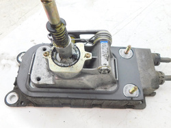 AUDI A3 8L 1.9TDI  96-03 5D LEWAREK WYBIERAK BIEGÓW LINKI 1J0711049B