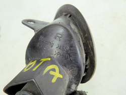 TOYOTA COROLLA E11 97r SEDAN  KIERUNKOWSKAZ PRAWY