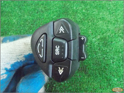 NISSAN ALMERA N16 2001r  PRZYCISK STEROWANIA RADIA