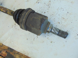 NISSAN PRIMERA P11 2.0 96R PÓŁOŚ LEWY PRZÓD 