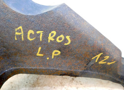 MB ACTROS MP4 12r EURO 5 ŁAPA WYWROT MOCOWANIE KABINY PRAWE