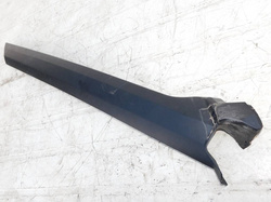 DISCOVERY III L319 04r LISTWA SZYBY CZOŁOWEJ LEWA