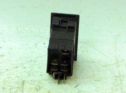 MAN LE 10.225 L2000 M2000 02r PRZEŁĄCZNIK GRZANIA FOTELI 501.601