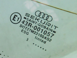AUDI 80 B4 1.9 TDI 94r SZYBA TYŁ SEDAN 