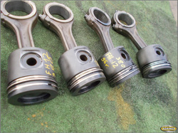 VOLVO FH12 380 96r - TŁOK Z KORBOWODEM