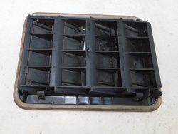 BMW F20 120i LIFT LCI 2018r 5D WLOT POWIETRZA  KRATKA PRAWY TYŁ 