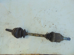 NISSAN PRIMERA P11 2.0 96R PÓŁOŚ LEWY PRZÓD 
