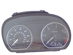 BMW 1 E87 2.0D 2004-2013   LICZNIK UK 1024982-44 