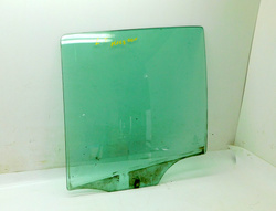 MERCEDES ML W163 2.7 CDI 00r SZYBA DRZWI LEWY TYŁ