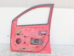 TOYOTA YARIS I 99r 1.0 DRZWI PRAWY PRZÓD CZERWONE 
