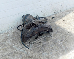 MERCEDES ECONIC 957.661 03r ZACISK HAMULCOWY PRAWY PRZÓD 