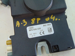 AUDI A3 II 8P 2.0 WZMACNIACZ ANTENY STEROWNIK