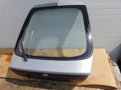 TOYOTA COROLLA E10 LIFTBACK KLAPA BAGAŻNIKA BLENDA